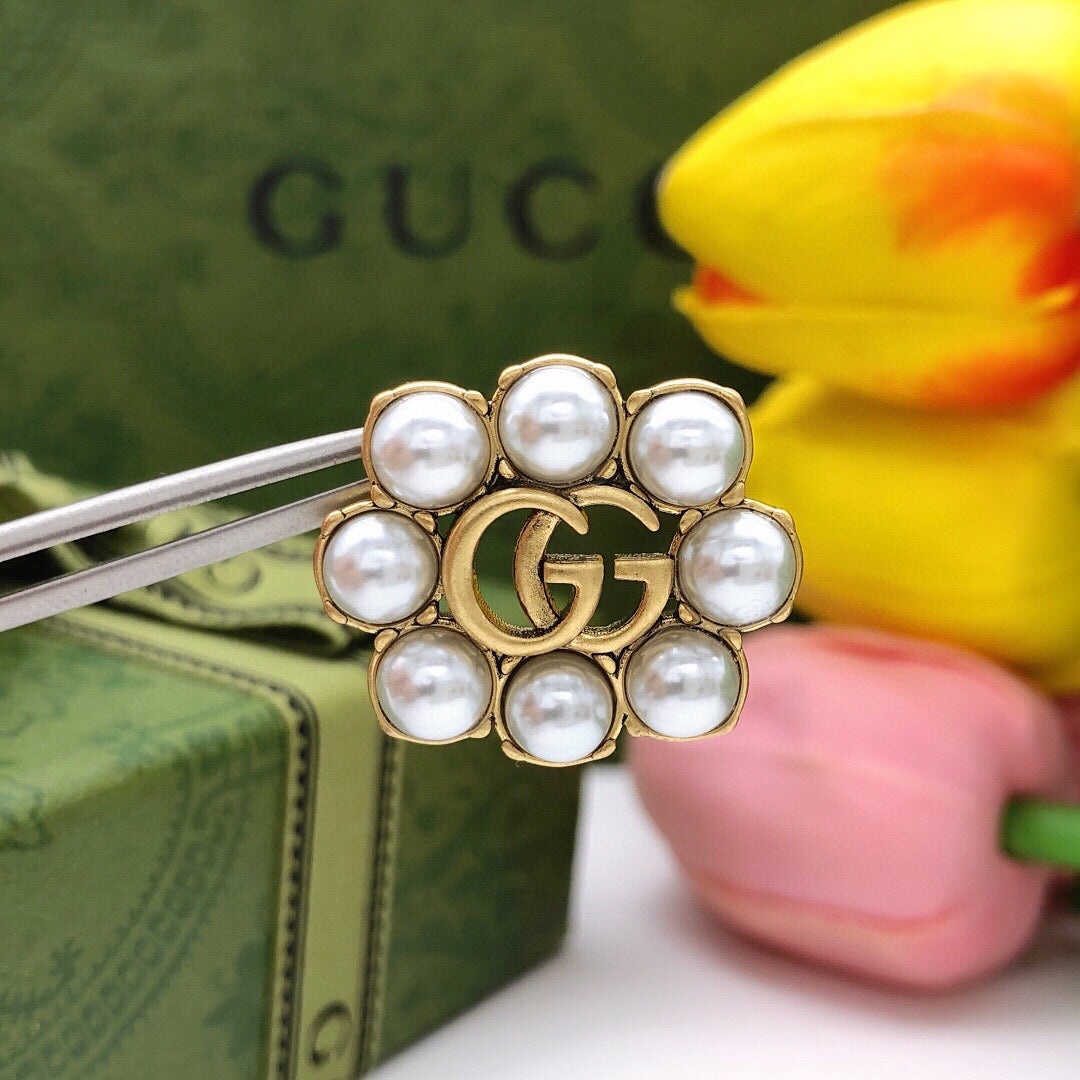 Double-G Emblem Stud Earrings in Polished Metal-Tone – Vintage Detail – Design 011 styled product view