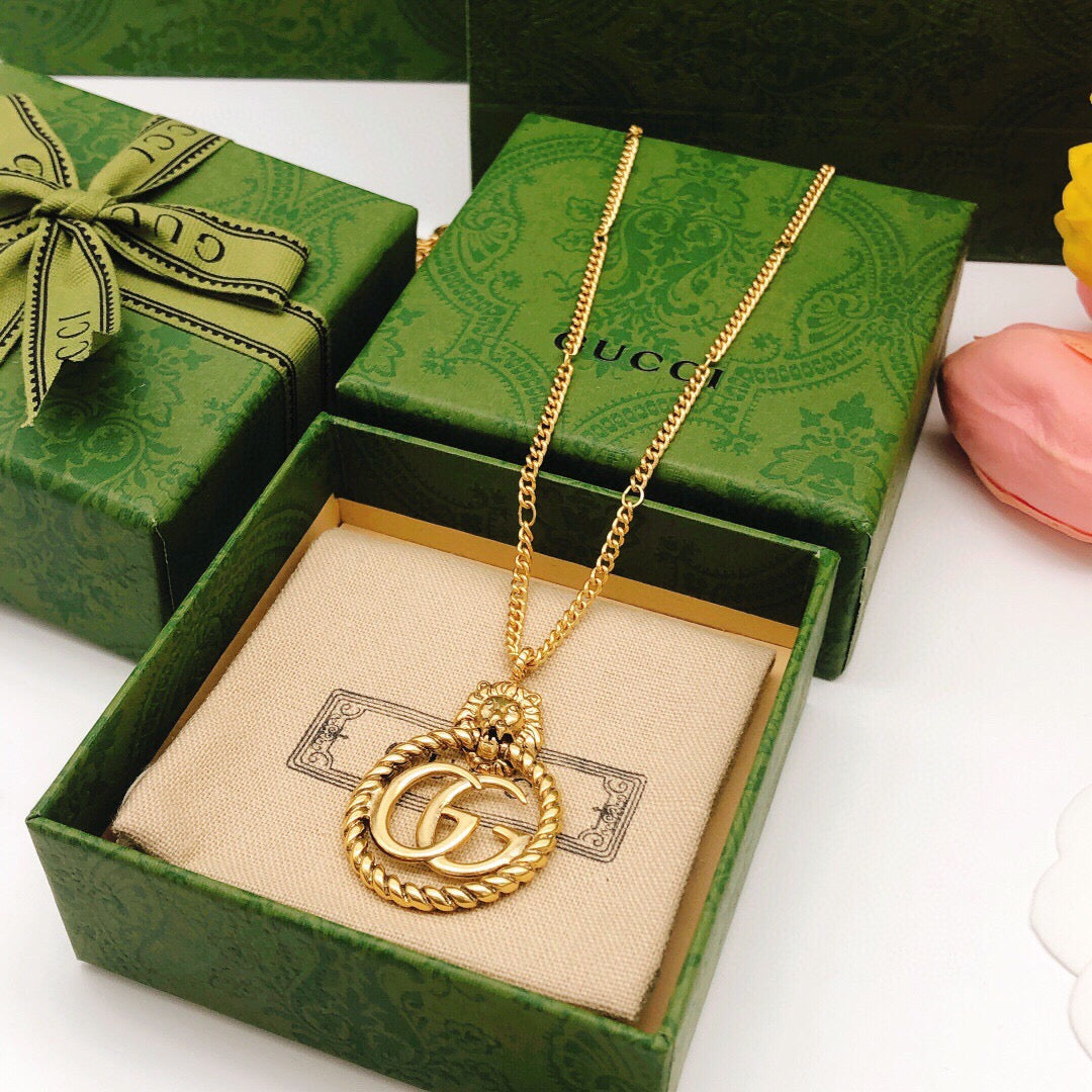 Double-G Emblem Pendant Necklace in Polished Metal-Tone – Vintage Detail – Design 037 side detail