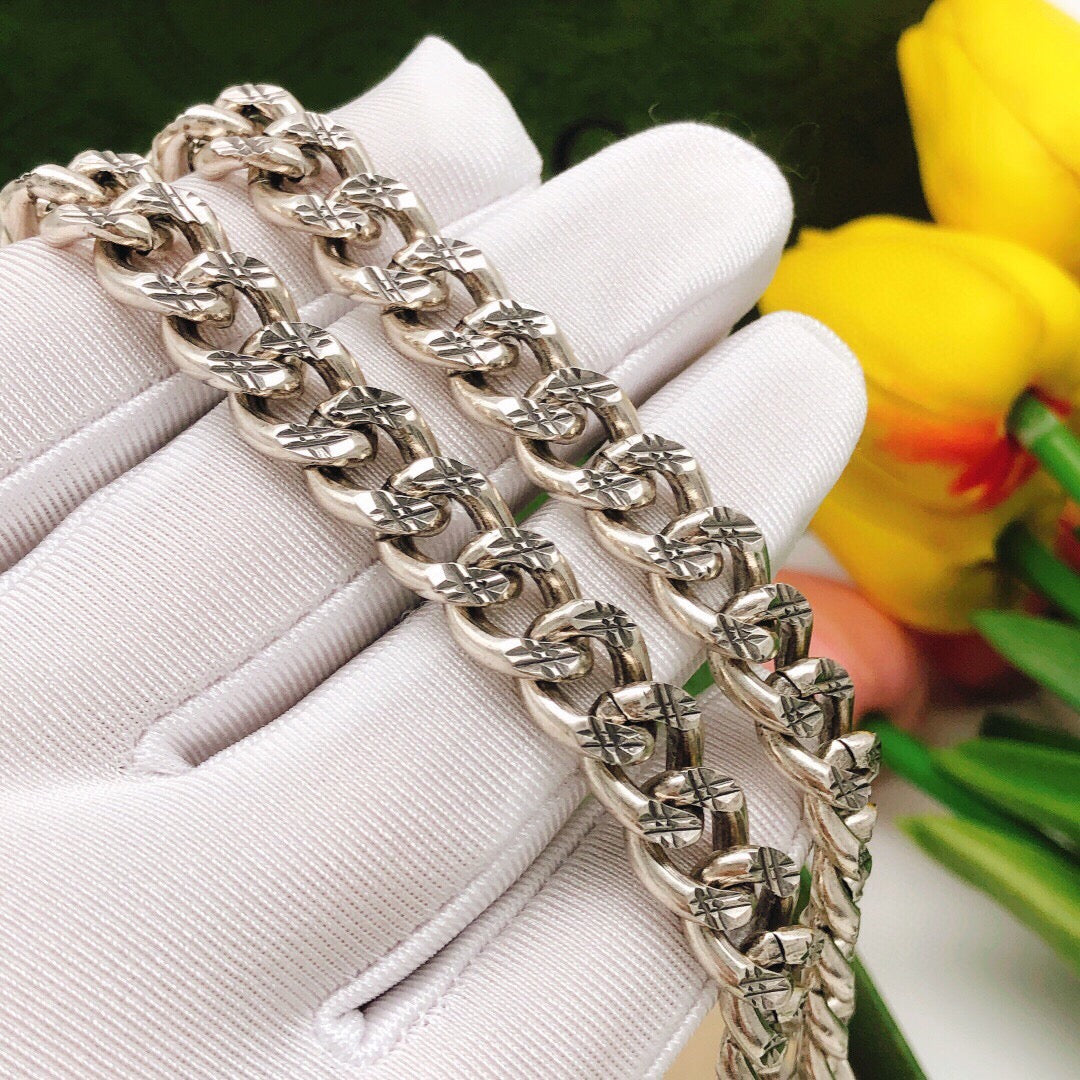 Geometric Emblem Bracelet in Silver-Tone – Design 004 close-up detail
