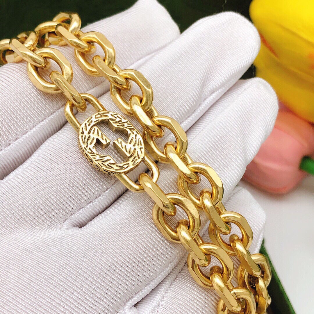 Double-G Emblem Bracelet in Polished Metal-Tone – Design 014 side detail