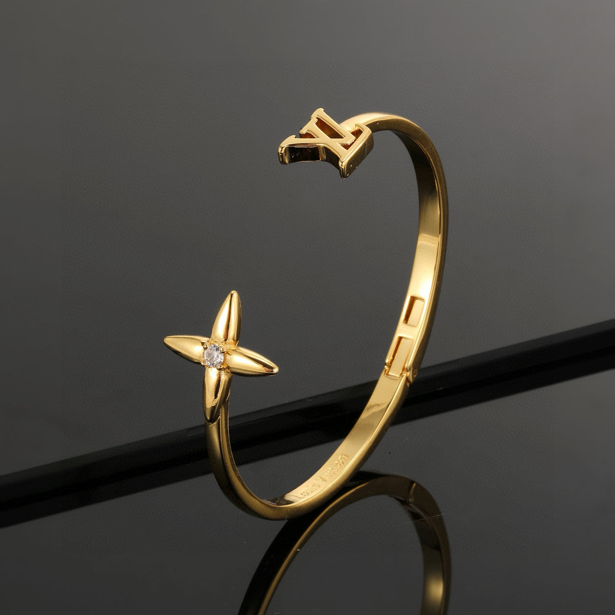 Clover Bangle in Polished Metal-Tone – Clover Detail – Design 020 main product view