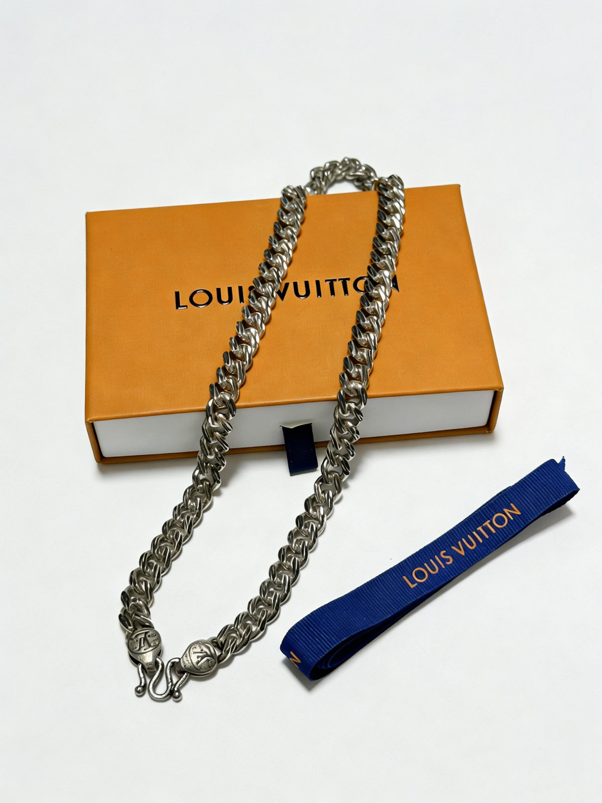 Chain Pendant Necklace in Silver-Tone – Design 035 main product view