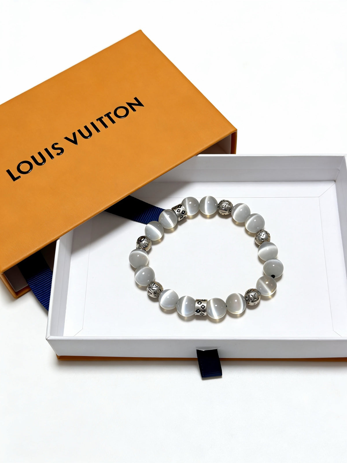 Geometric Emblem Bracelet in Silver-Tone – Design 029 side detail
