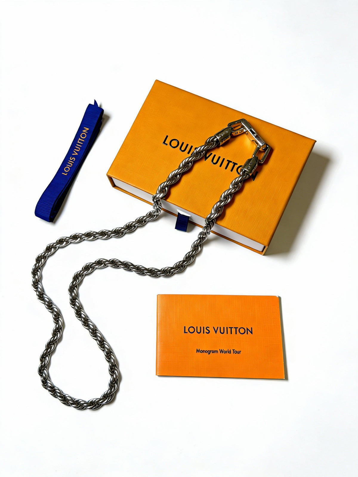 Chain Pendant Necklace in Silver-Tone – Design 034 main product view