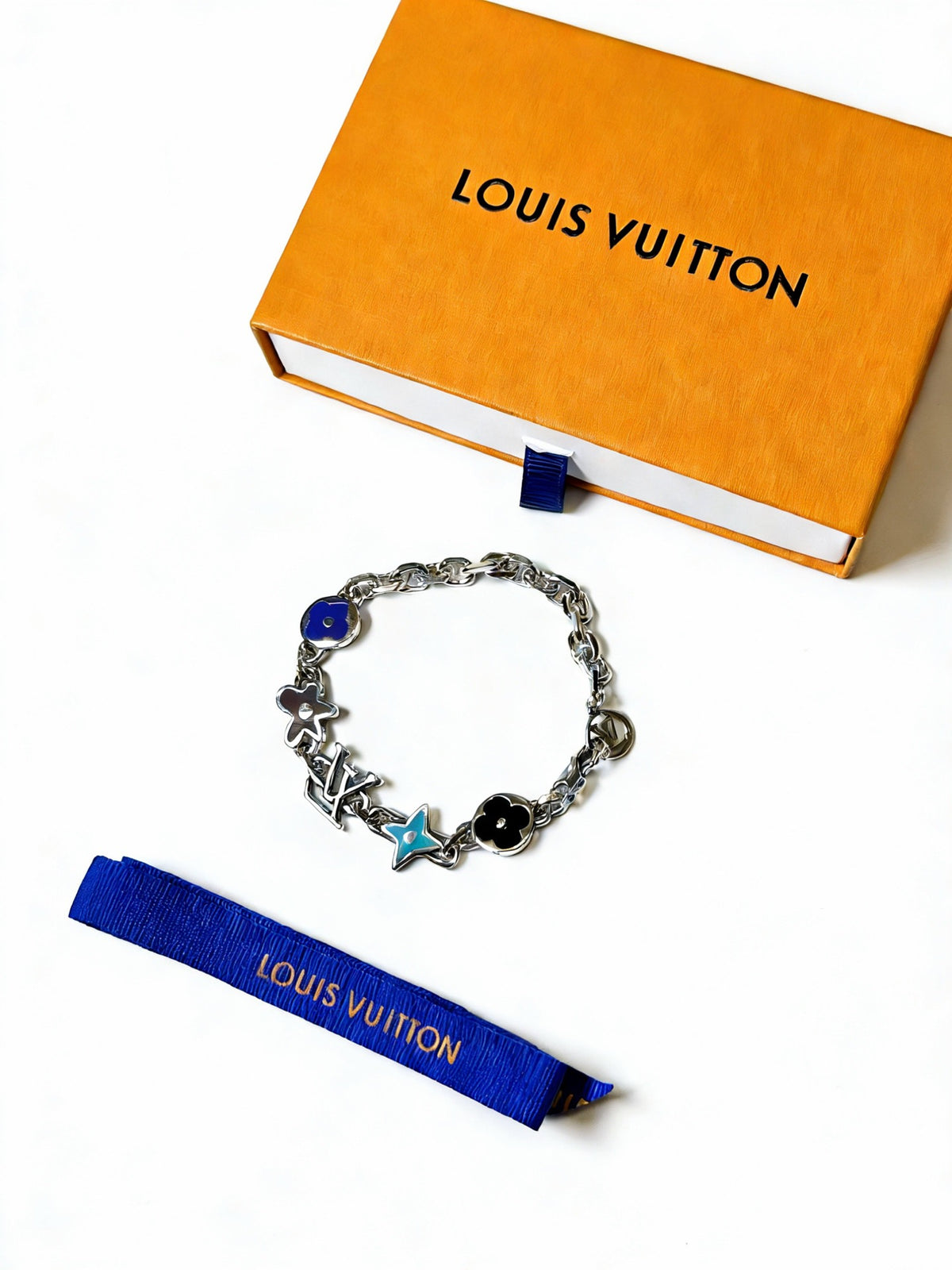 Chain Bracelet in Silver-Tone – Design 016 styled product view