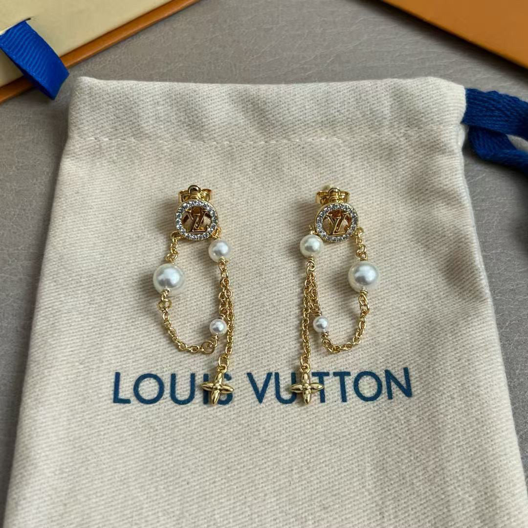 Letter Emblem Stud Earrings in Polished Metal-Tone – Design 024 main product view