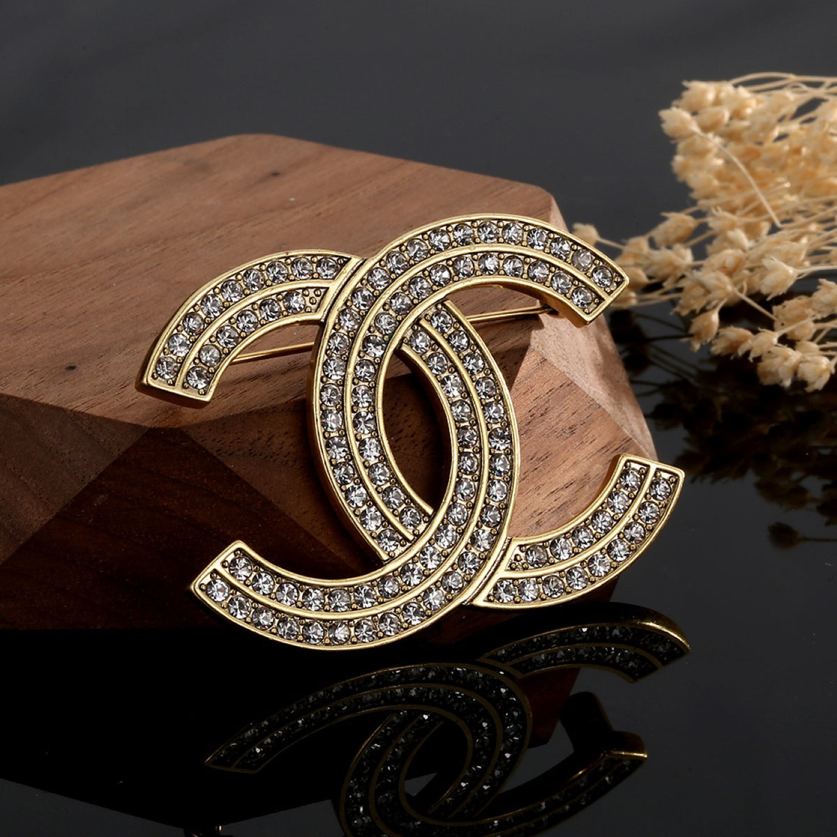 Double-C Emblem Brooch in Gold-Tone – Design 026 main product view