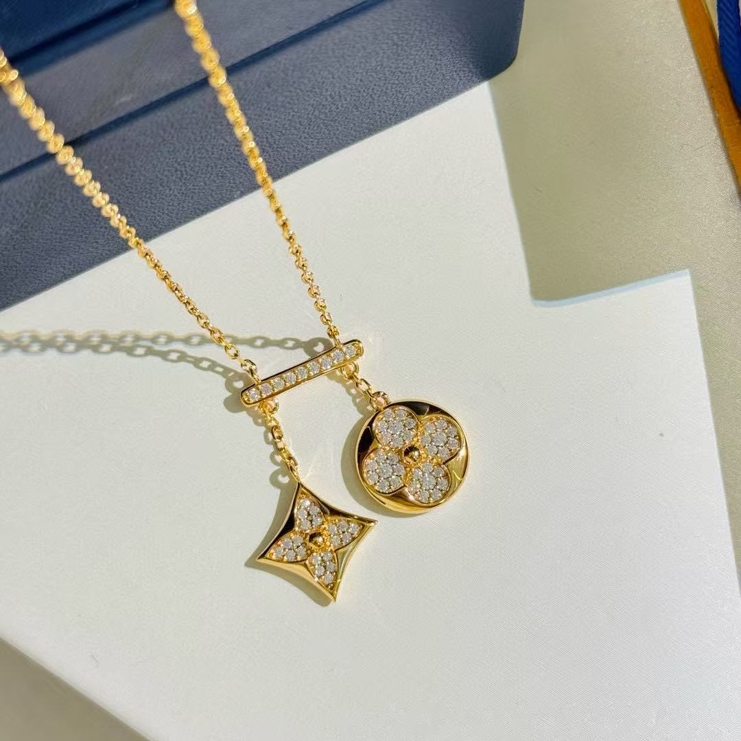 Clover Pendant Necklace in Polished Metal-Tone – Clover Detail – Design 008 main product view
