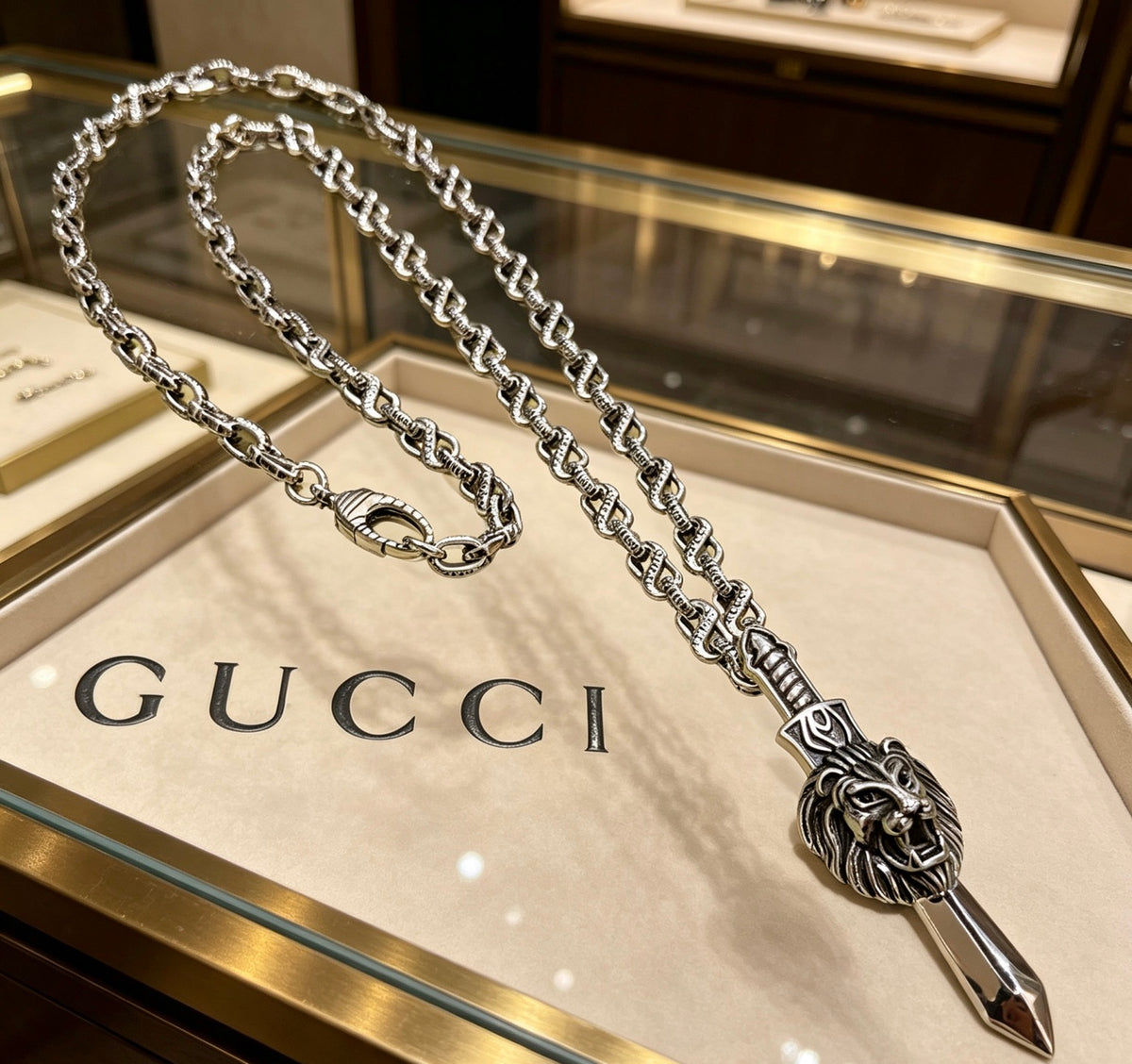 Double-G Emblem Pendant Necklace in Silver-Tone – Vintage Detail – Design 038 main product view