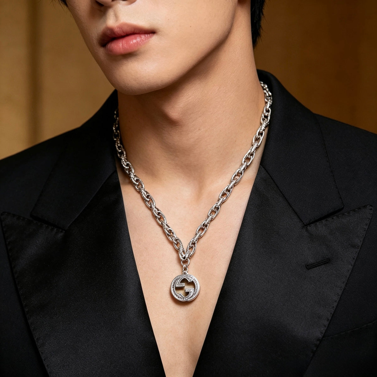 Double-G Emblem Pendant Necklace in Silver-Tone – Vintage Detail – Design 037 detail view