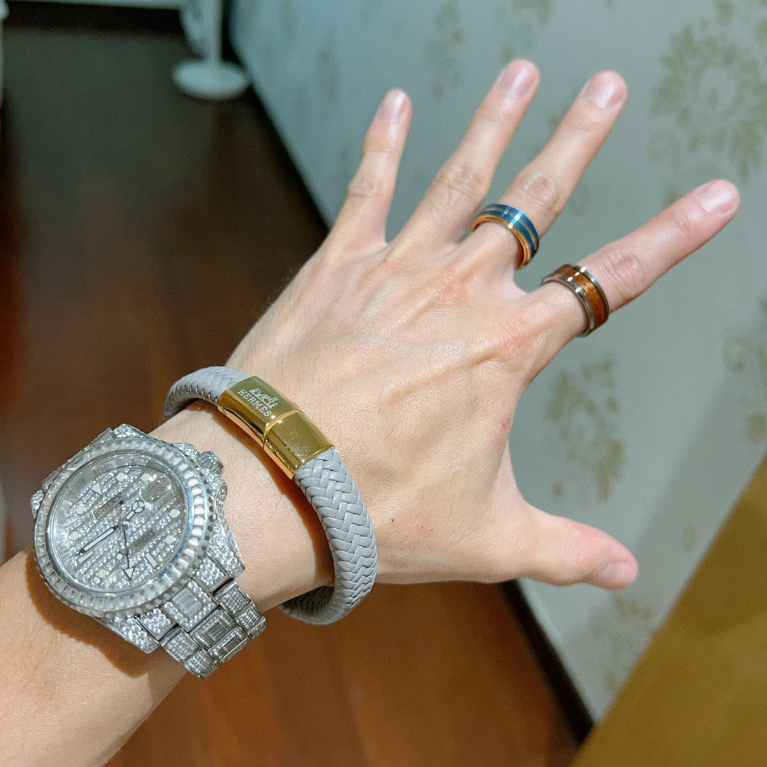 Horse Bangle in Gold-Tone – Braided Detail main product view