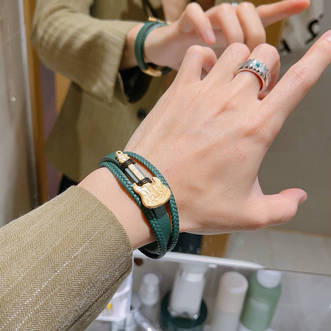 Double-G Emblem Bangle in Silver-Tone – Vintage Detail – Design 019 styled product view