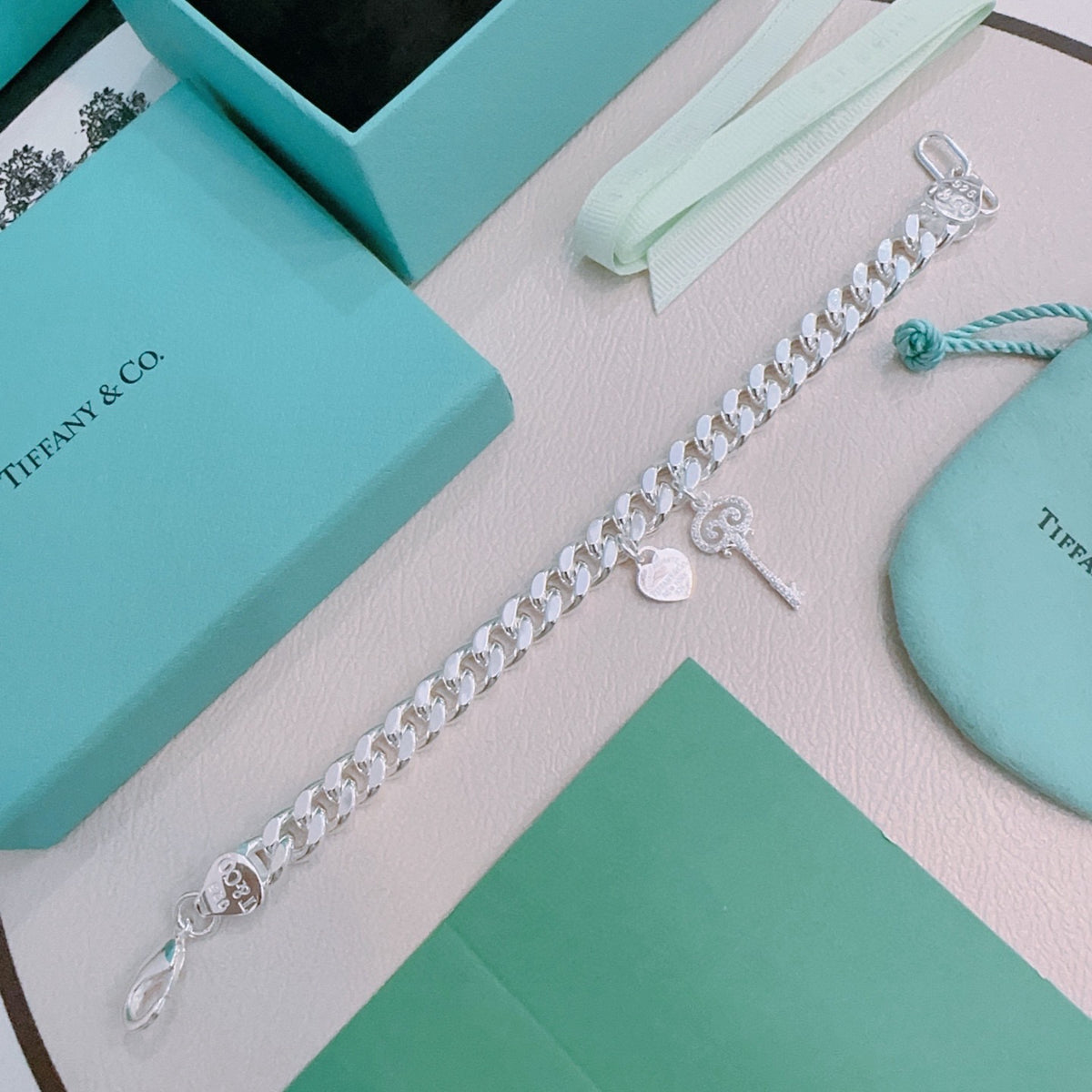 Signature Motif Bracelet in Silver-Tone – Vintage Detail – Design 91 detail view