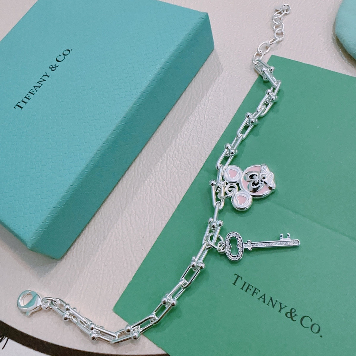 Signature Motif Bracelet in Silver-Tone – Vintage Detail – Design 88 detail view