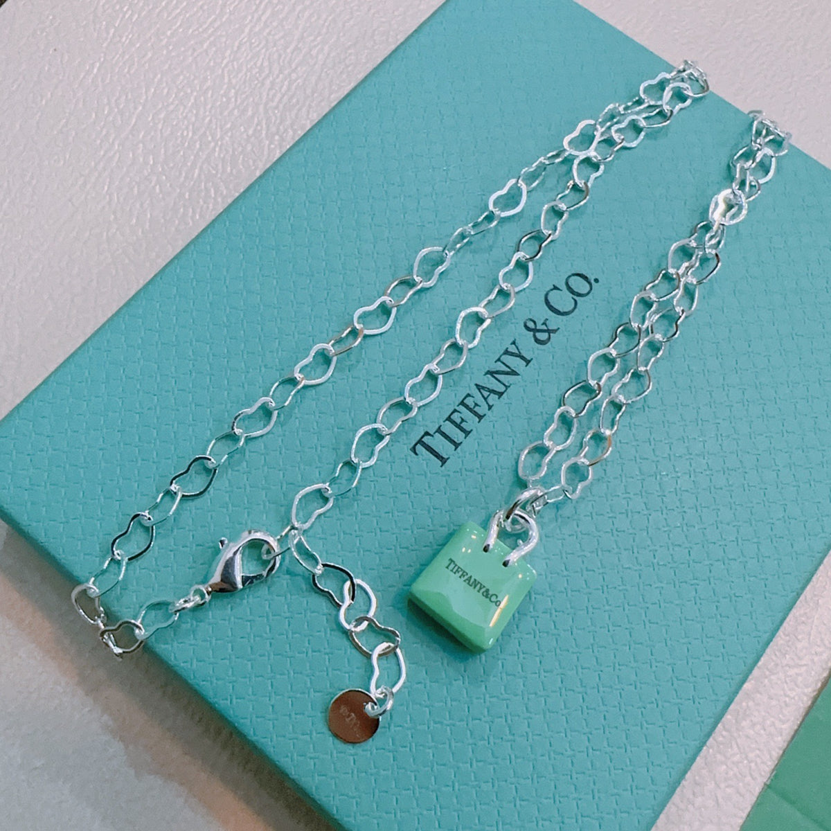 Signature Motif Pendant Necklace in Silver-Tone – Vintage Detail – Design 40 close-up detail