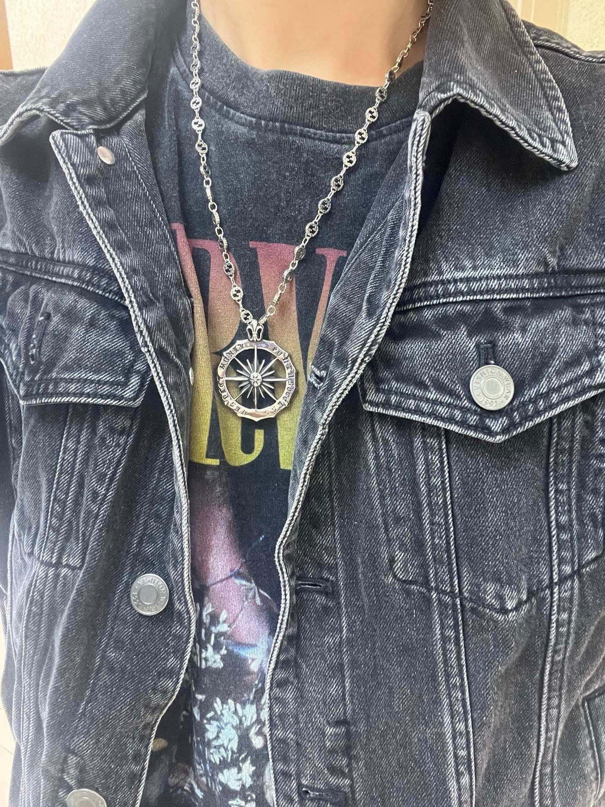 Double-G Emblem Pendant Necklace in Polished Metal-Tone – Design 166 detail view