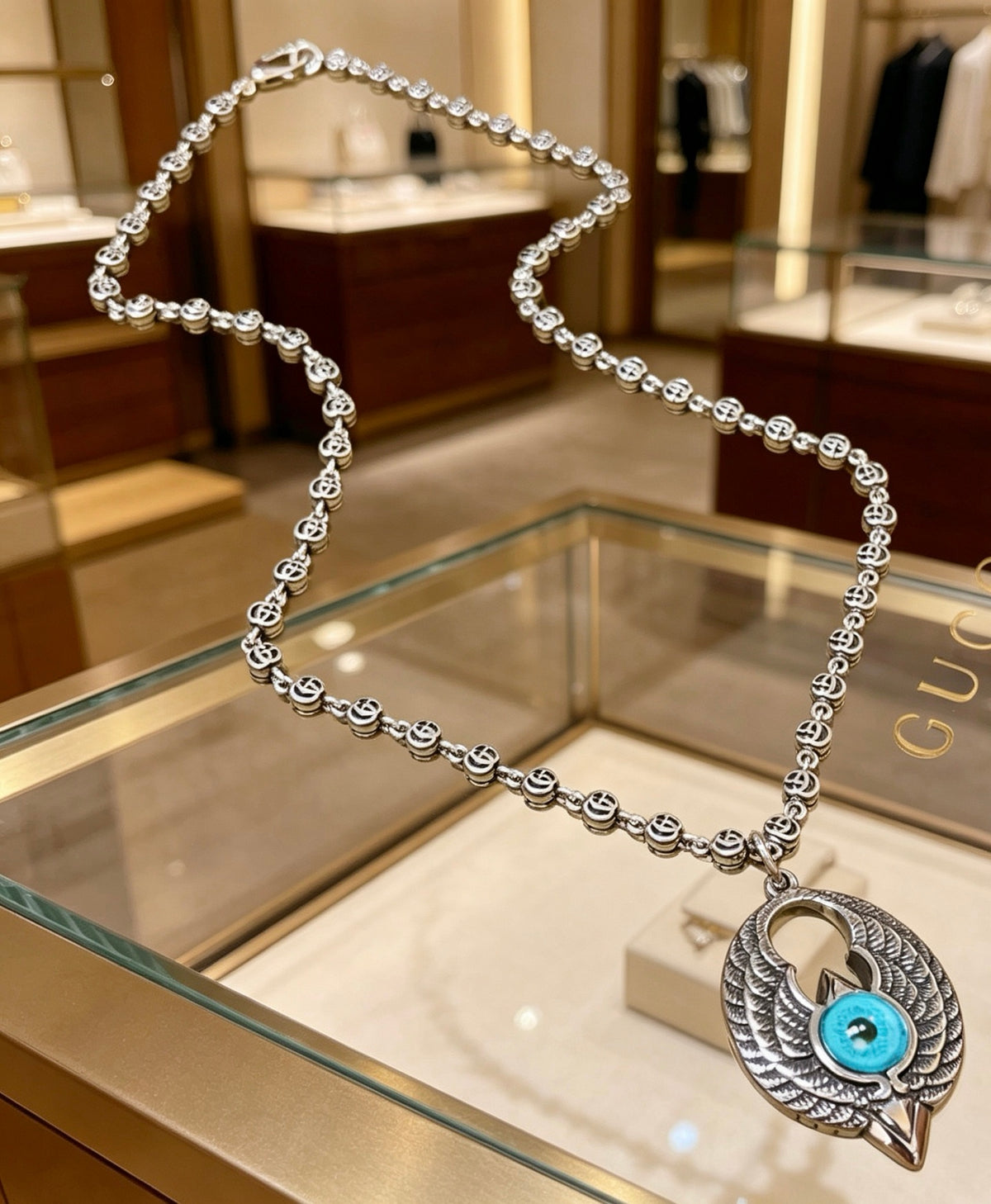 Double-G Emblem Pendant Necklace in Silver-Tone – Vintage Detail – Design 045 side detail