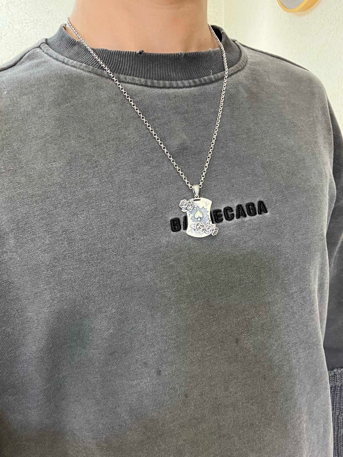 Double-G Emblem Pendant Necklace in Polished Metal-Tone – Vintage Detail – Design 063 detail view