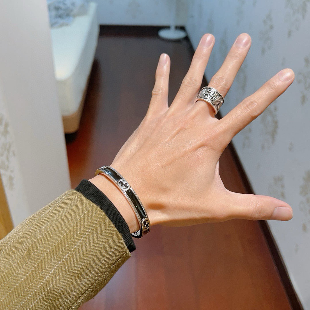 Double-G Emblem Bangle in Polished Metal-Tone – Design 028 front product view