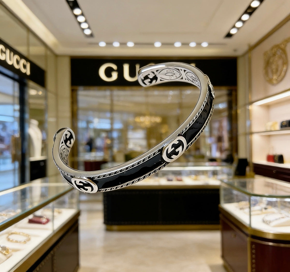 Double-G Emblem Bangle in Polished Metal-Tone – Design 031 front product view