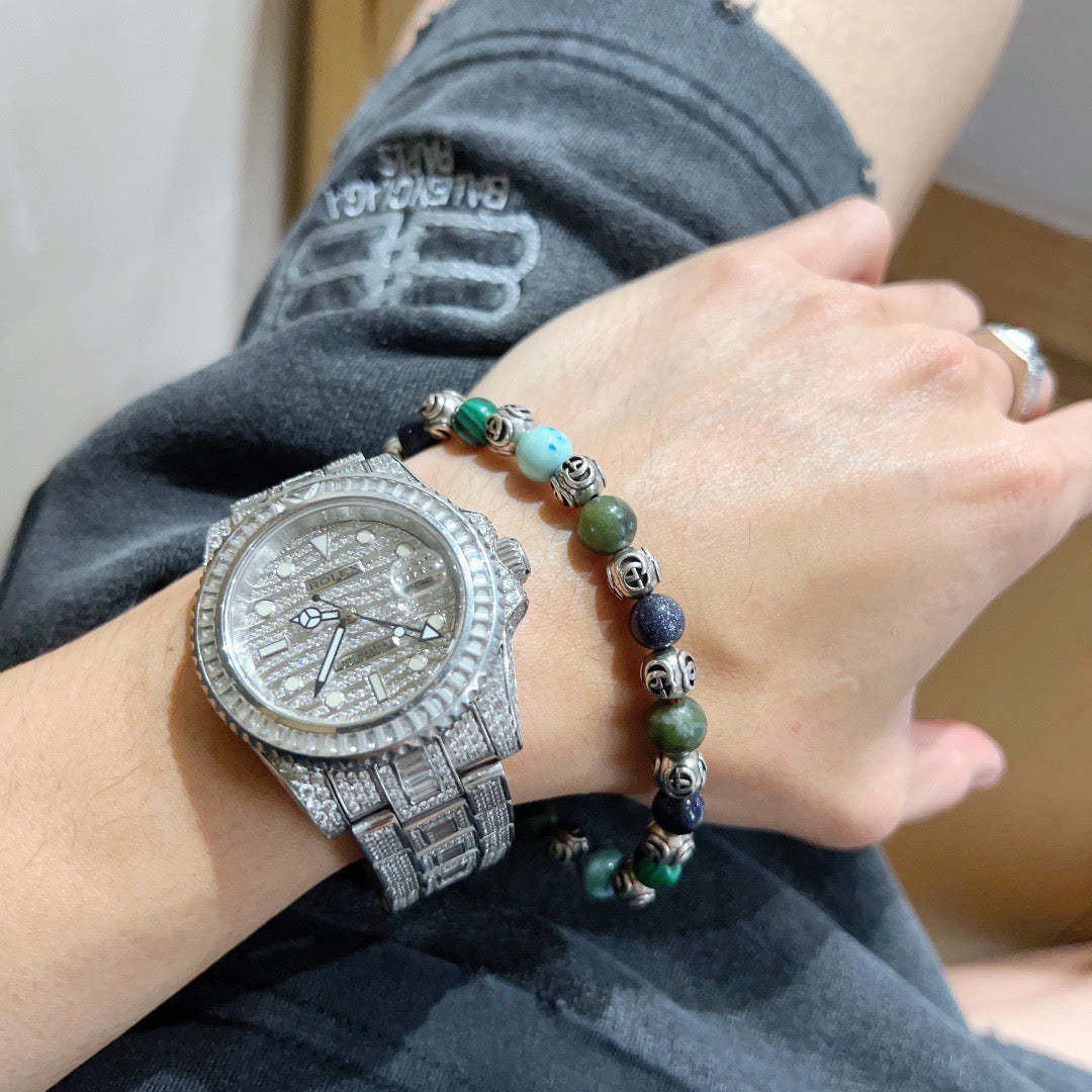 Double-G Emblem Beaded Bracelet in Polished Metal-Tone – Agate Detail – Design 017 detail view