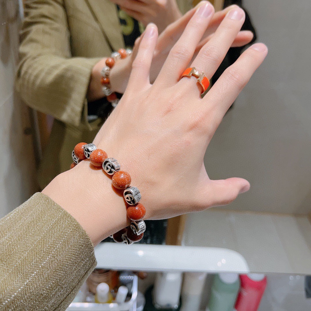 Double-G Emblem Bracelet in Polished Metal-Tone – Design 020 detail view