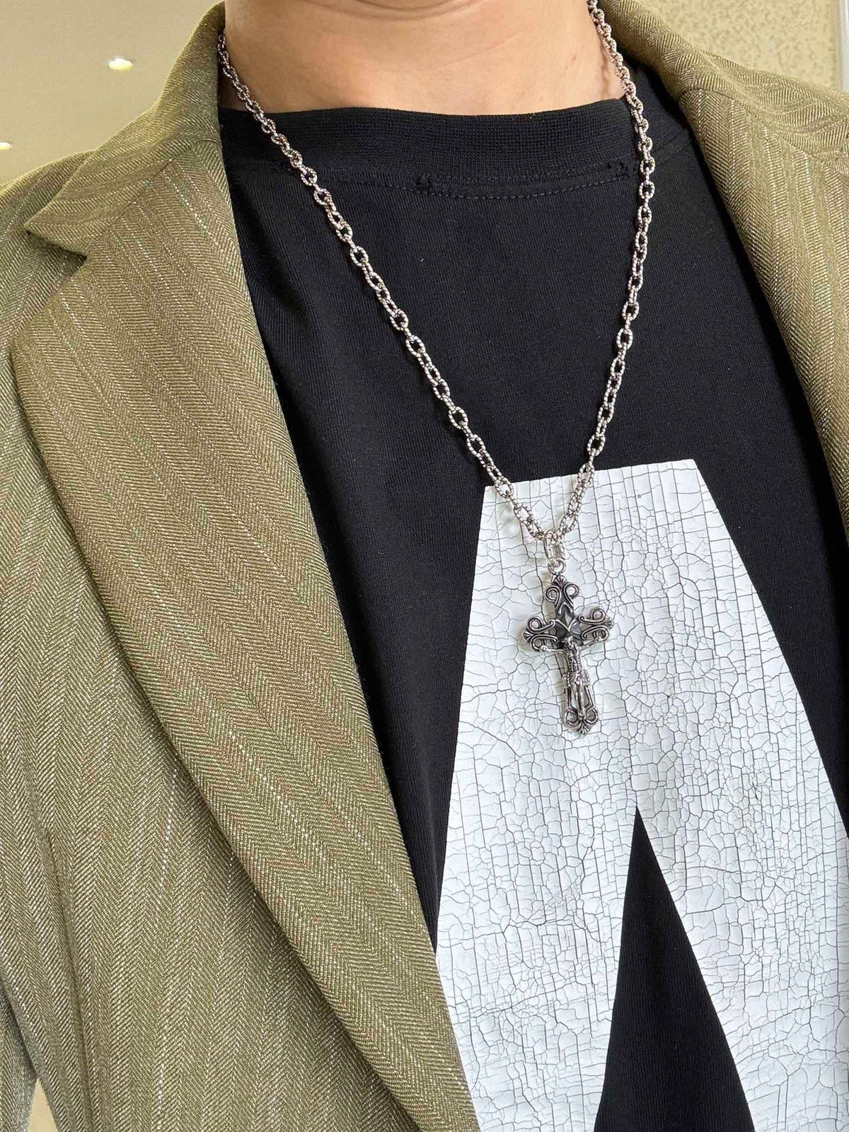 Double-G Emblem Pendant Necklace in Polished Metal-Tone – Design 157 detail view