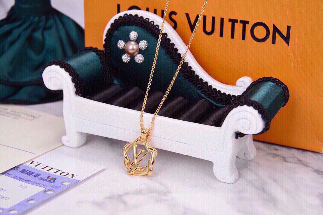 Letter Emblem Pendant Necklace in Polished Metal-Tone – Design 031 detail view