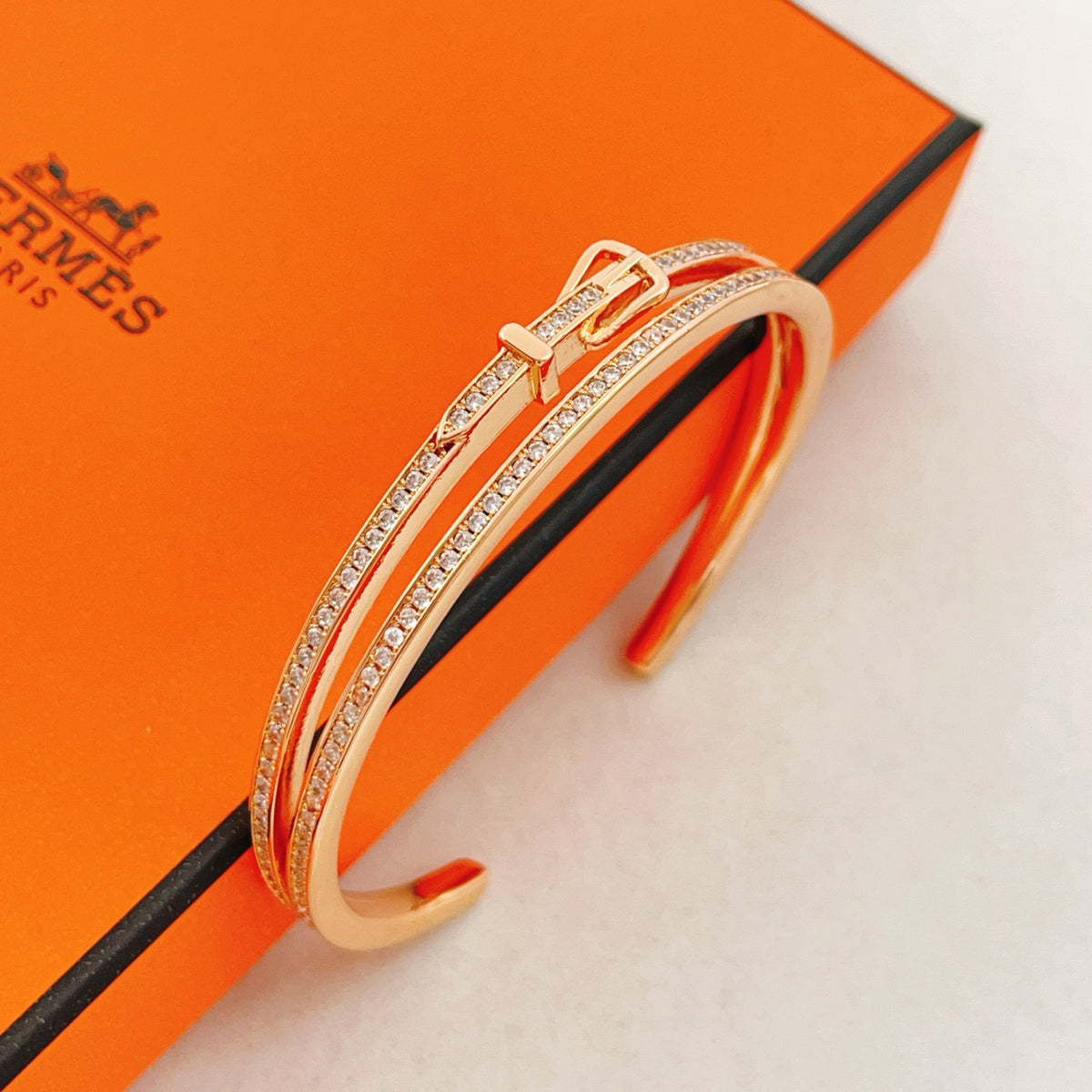 Geometric Emblem Bangle in Rose-Gold-Tone – Rose Gold Detail – Design 002 side detail