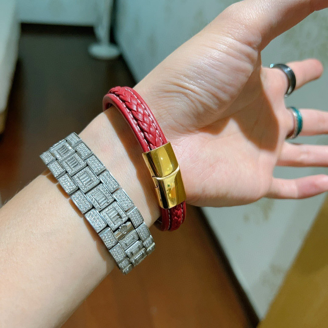 Double-G Emblem Bangle in Polished Metal-Tone – Leather Detail side detail