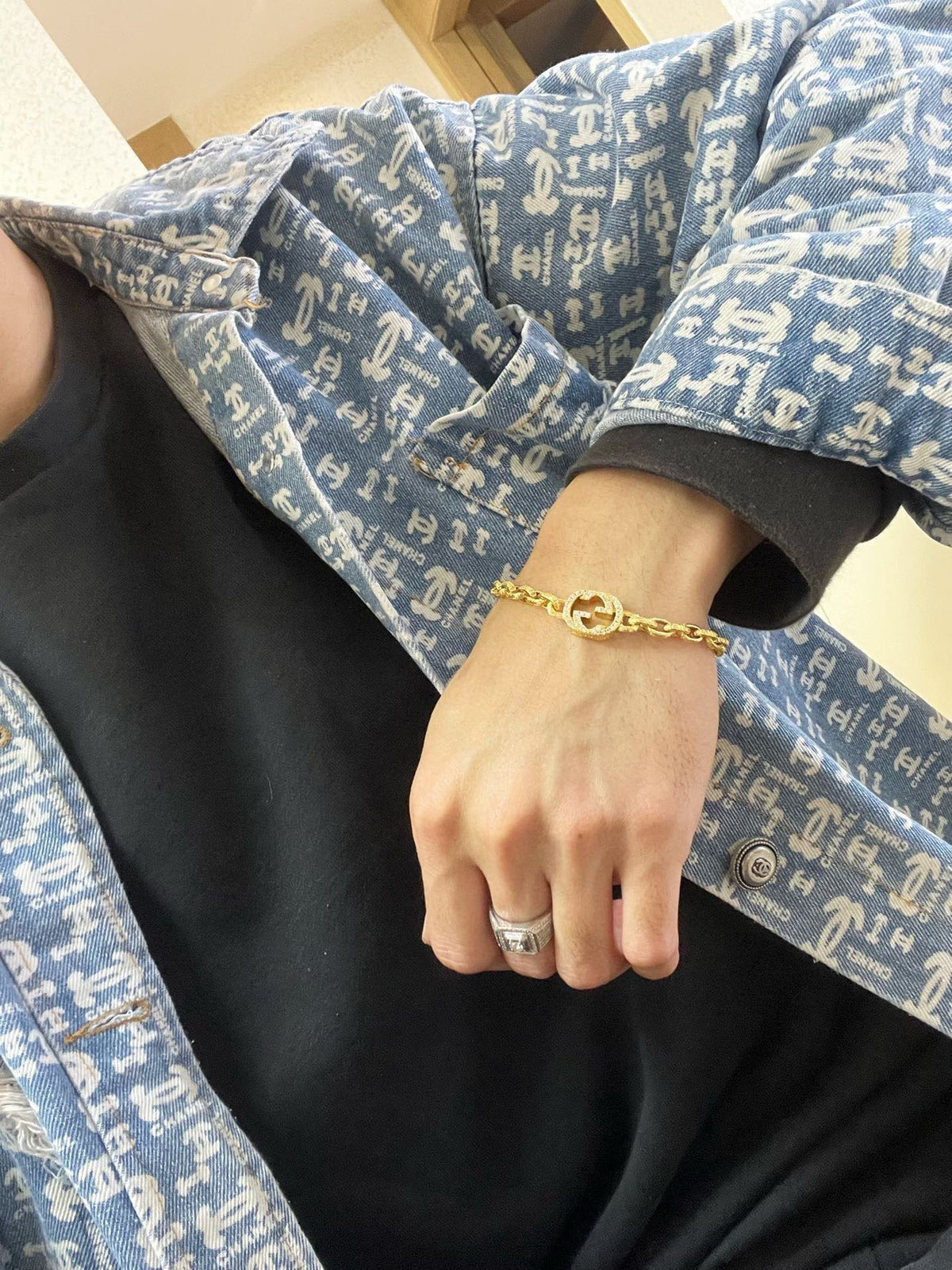 Geometric Emblem Bracelet in Gold-Tone – Design 010 side detail