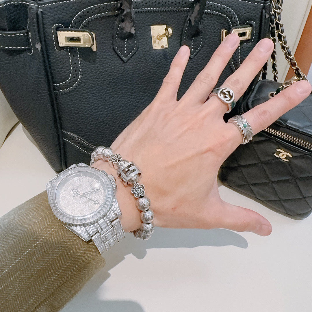 Double-G Emblem Bracelet in Polished Metal-Tone – Vintage Detail – Design 011 detail view