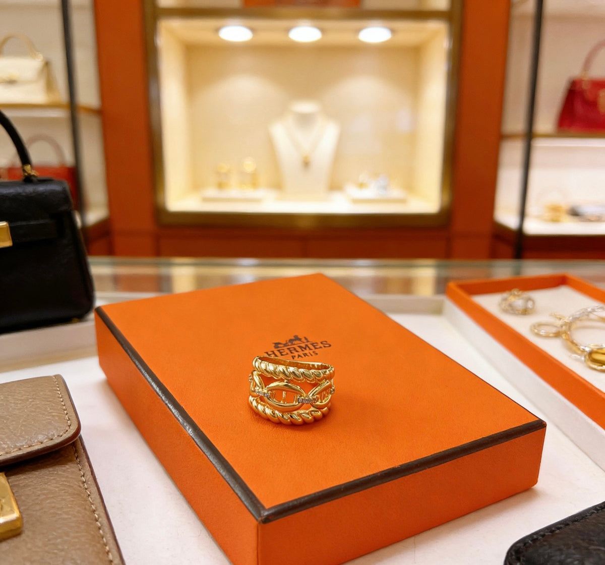 Toggle Statement Ring in Gold-Tone – Toggle Detail detail view