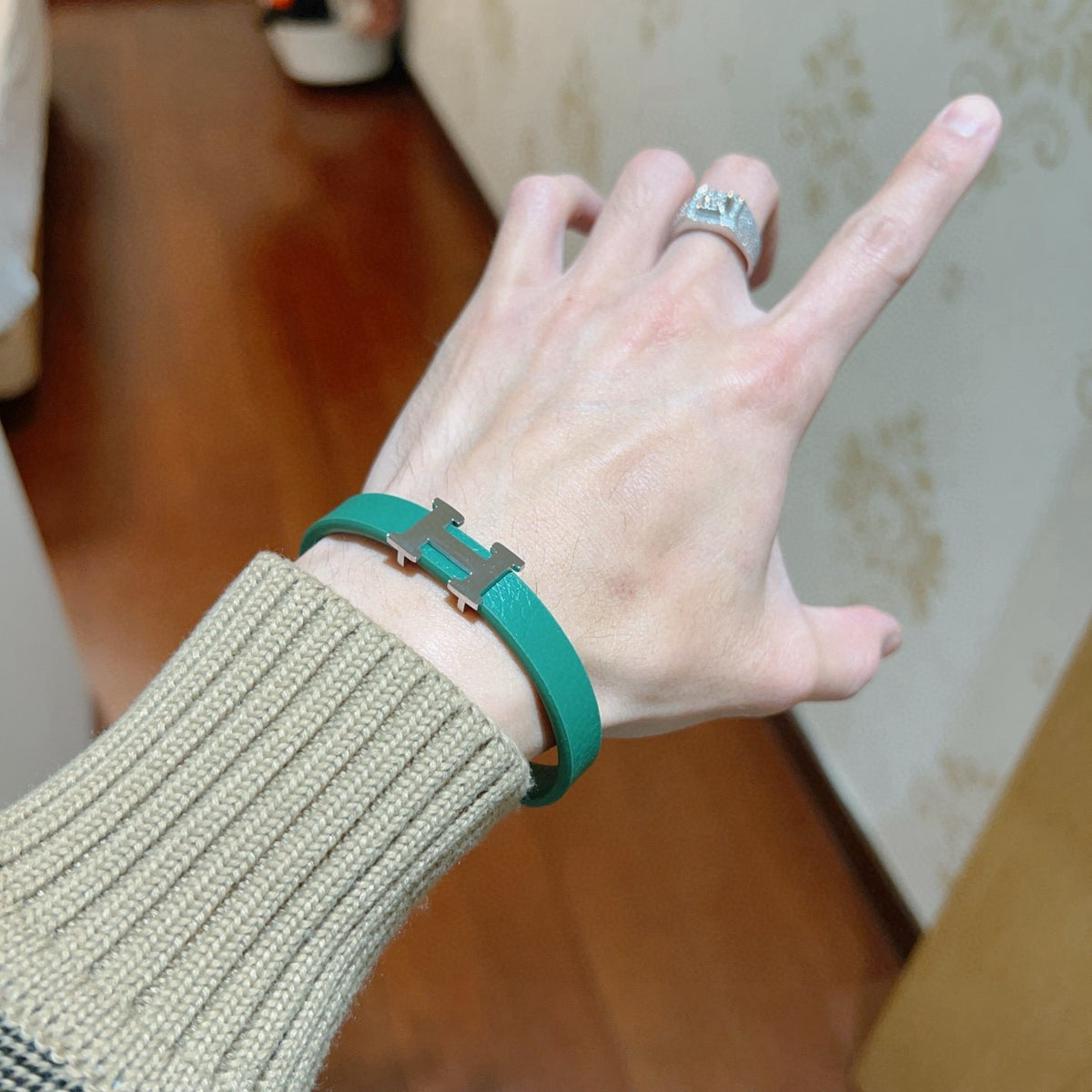 Horse Bangle in Gold-Tone – Design 041 main product view