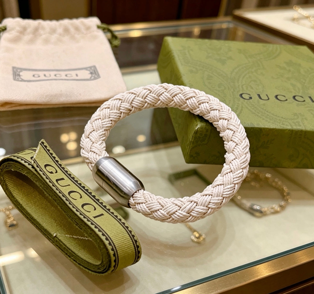 Double-G Emblem Bangle in Silver-Tone – Vintage Detail – Design 026 detail view