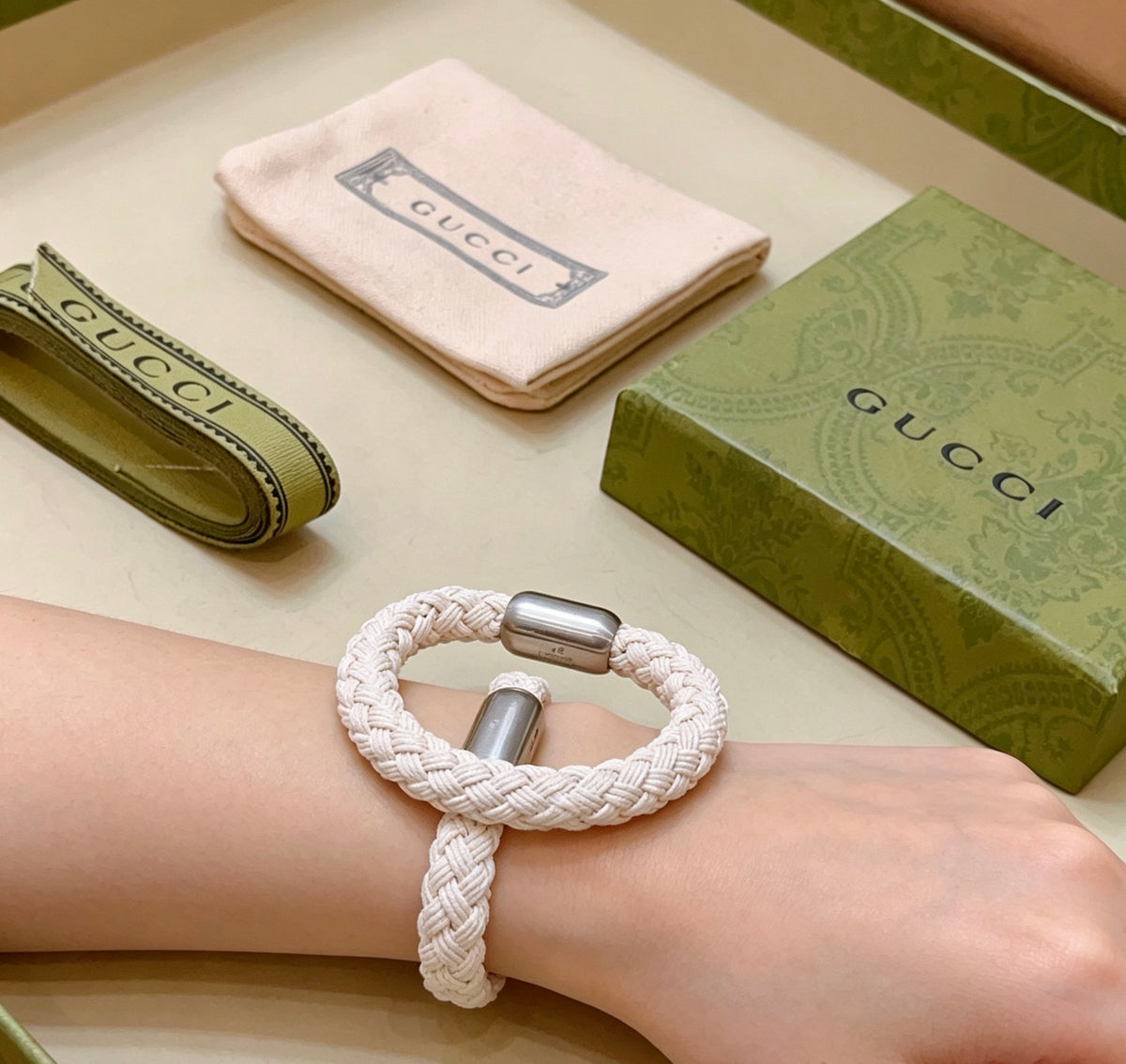 Double-G Emblem Bangle in Silver-Tone – Vintage Detail – Design 026 front product view