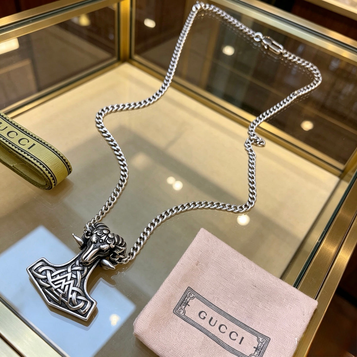 Double-G Emblem Pendant Necklace in Polished Metal-Tone – Vintage Detail – Design 070 side detail