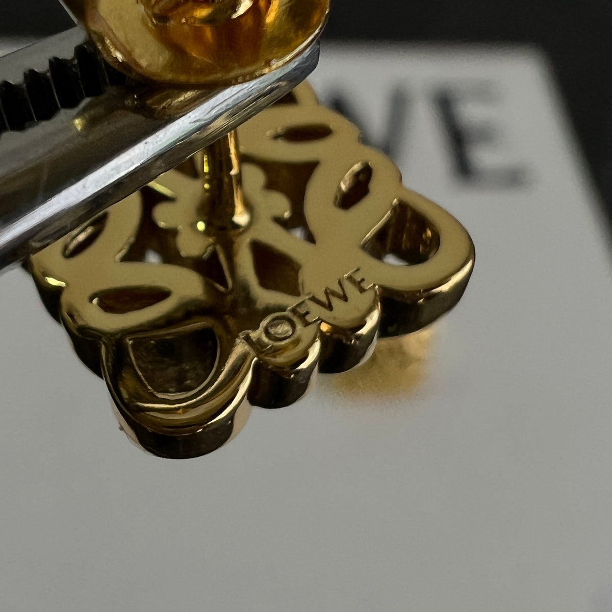Floral Motif Stud Earrings in Polished Metal-Tone – Design 05 close-up detail