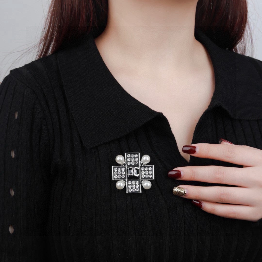 Signature Emblem Brooch in Polished Metal-Tone – Design 061 front product view