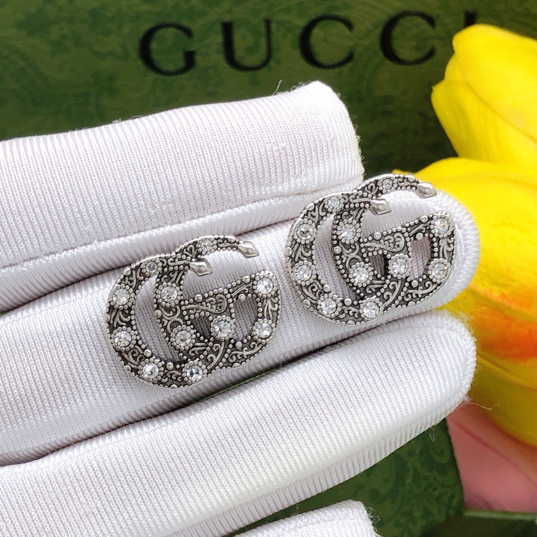 Double-G Emblem Stud Earrings in Silver-Tone – Vintage Detail – Design 002 side detail