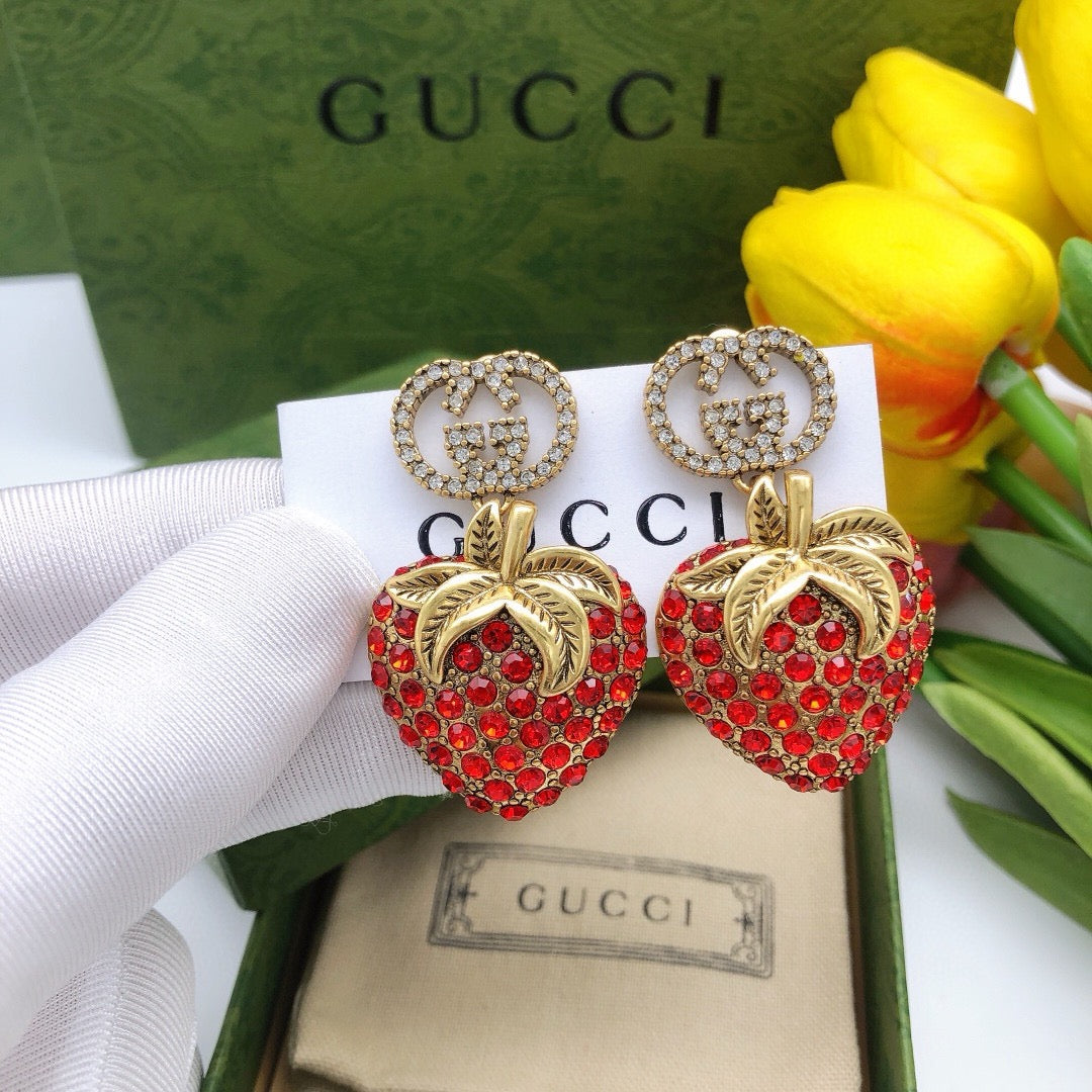 Geometric Emblem Hair Accessory – Red Detail front product view