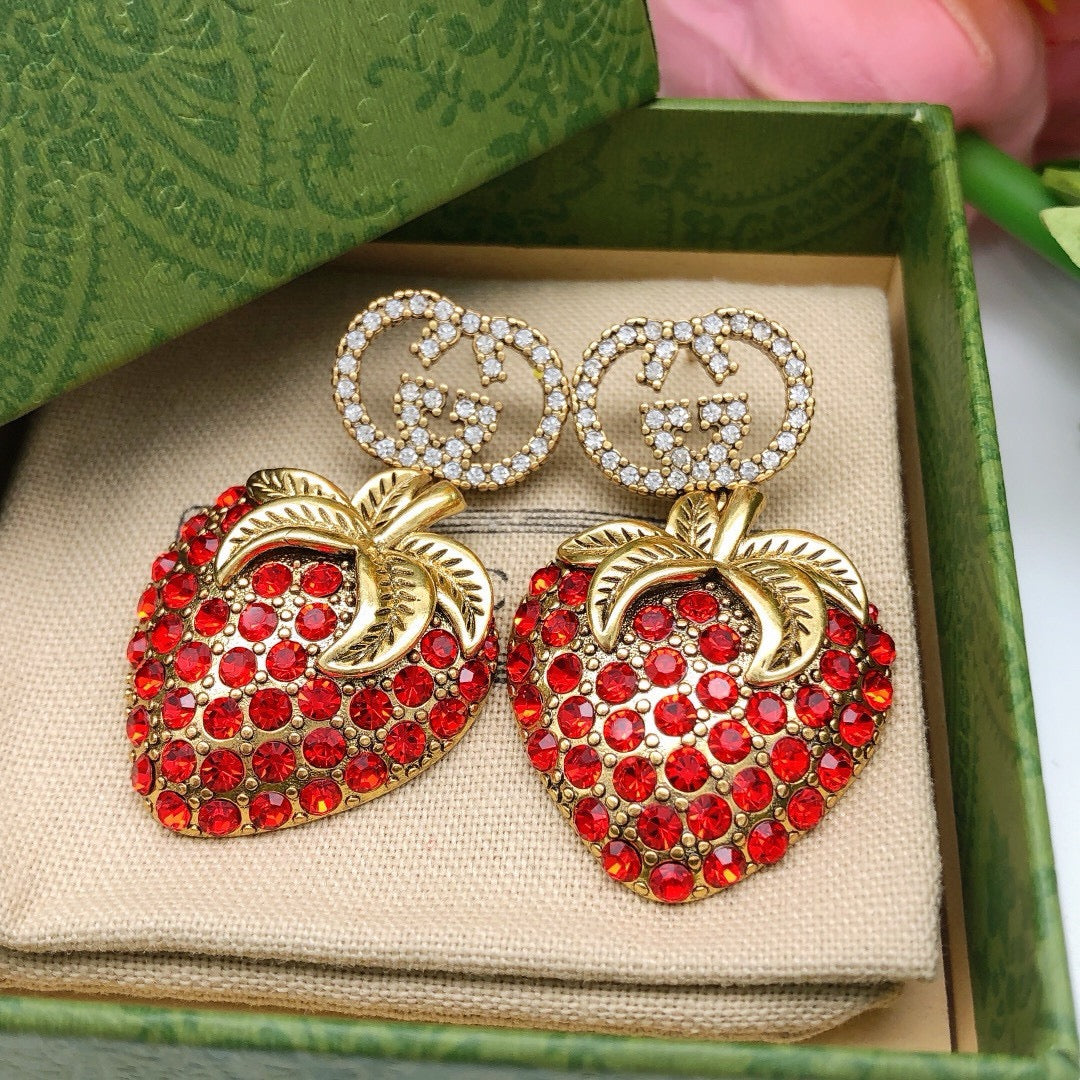 Geometric Emblem Hair Accessory – Red Detail styled product view