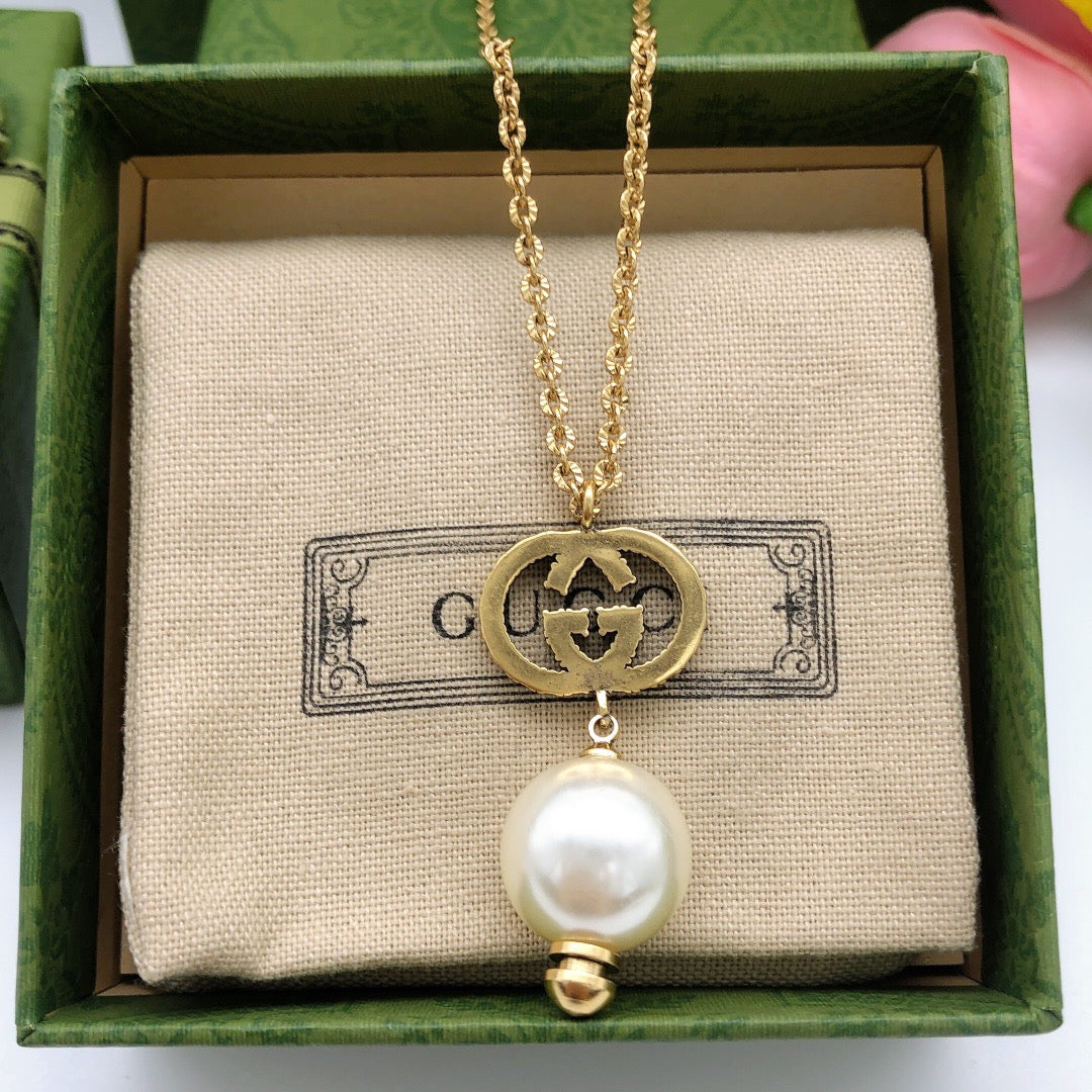 Geometric Emblem Pendant Necklace in Polished Metal-Tone – Vintage Detail – Design 004 side detail