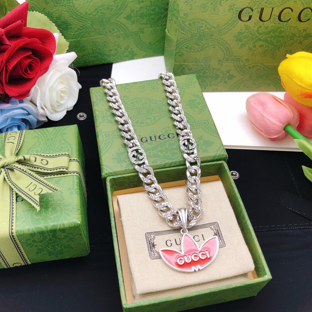 Chain Pendant Necklace in Gold-Tone – Red Detail close-up detail