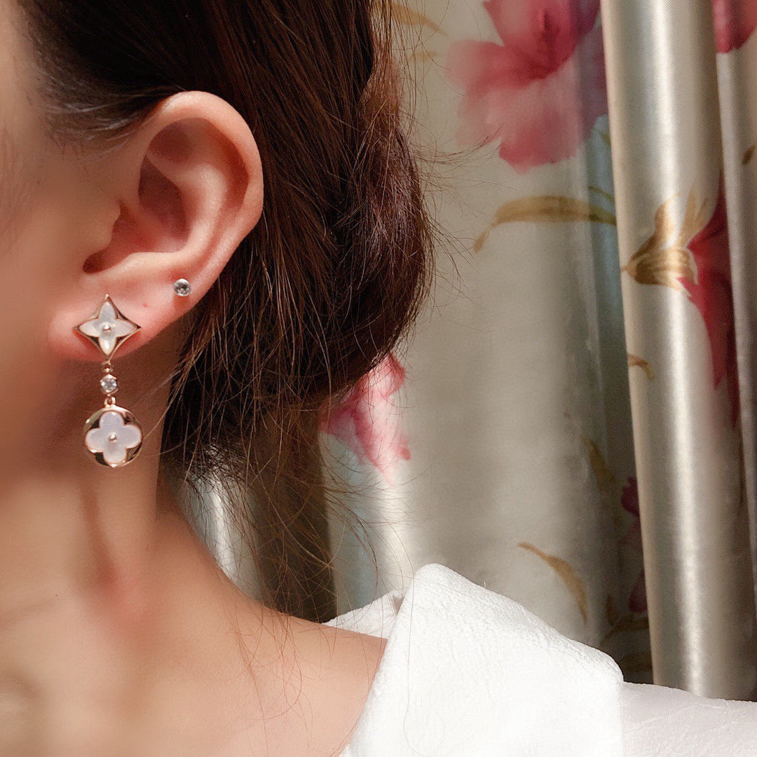 Clover Stud Earrings in Rose-Gold-Tone – Rose Gold Detail – Design 007 main product view