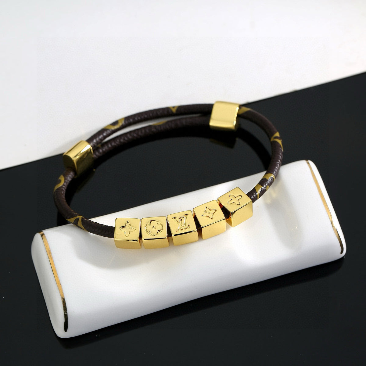 Geometric Emblem Leather-Detail Bracelet – Leather Detail – Design 028 detail view