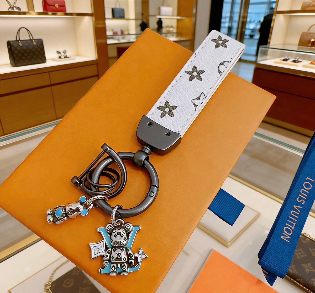 Bag Motif Keychain – Bag Detail – Design 124 side detail