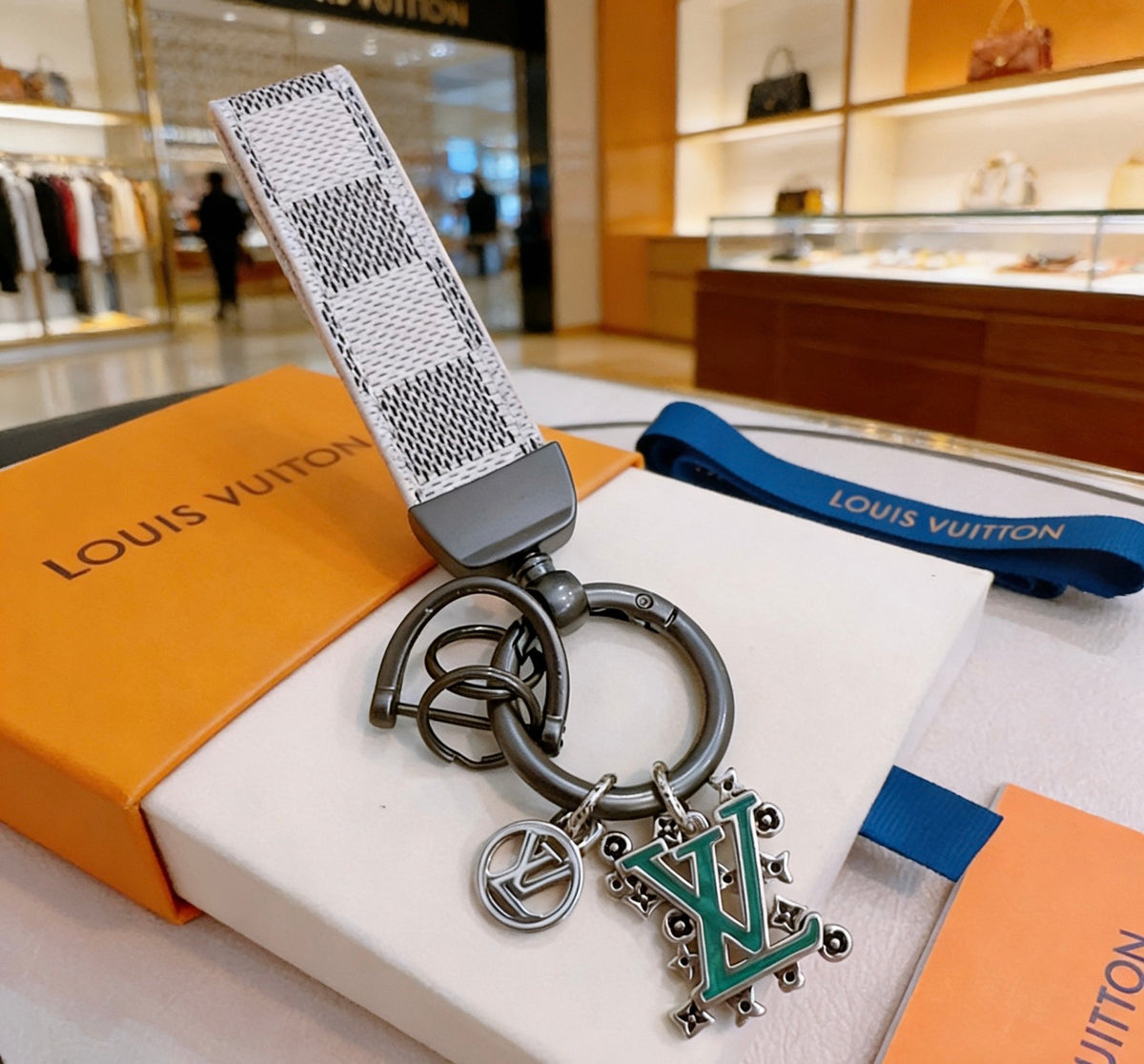 Bag Motif Keychain – Bag Detail – Design 123 styled product view