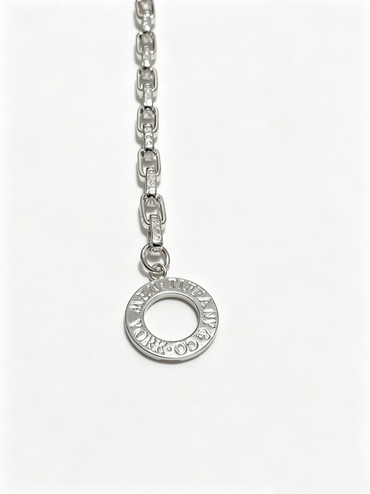 Signature Motif Pendant Necklace in Silver-Tone – Vintage Detail – Design 55 close-up detail