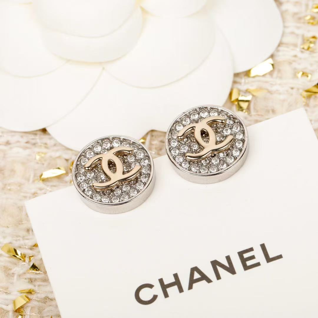 Double-C Emblem Stud Earrings in Gold-Tone – Design 048 main product view